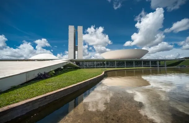 Saiba o que faz um deputado federal